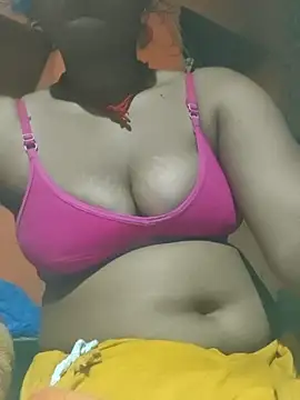 Snapshot of Madhu_cute chatting on 02-21-26, 03:57 Madhu cute online show from 02-21-26, 03:57