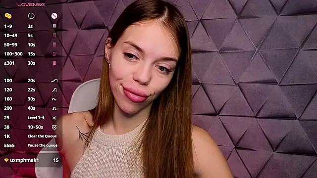 Snapshot of SofieSien chatting on 12-23-25, 02:09 SofieSien online show from 12-23-25, 02:09