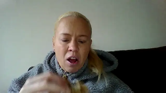 jennyblondeuk online show from 02-01-26, 03:10