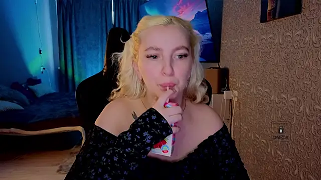 Snapshot of Eva_Vibe_ chatting on 05-17-26, 10:11 Eva Vibe online show from 05-17-26, 10:11