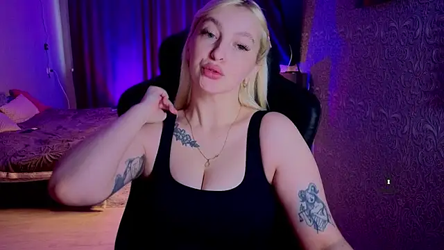 Snapshot of Eva_Vibe_ chatting on 05-30-26, 04:09 Eva Vibe online show from 05-30-26, 04:09