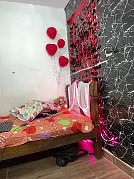 Snapshot of TheSexyLaura chatting on 02-12-26, 09:10 TheSexyLaura online show from 02-12-26, 09:10