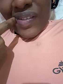 Snapshot of amorasecy chatting on 06-08-26, 01:44 amorasecy online show from 06-08-26, 01:44