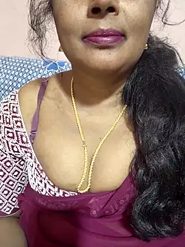 Snapshot of siri_tamiltelugu chatting on 02-14-26, 04:04 siri tamiltelugu online show from 02-14-26, 04:04