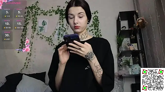 LeonaHinnes online show from 01-14-26, 02:28