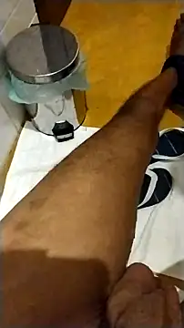 Snapshot of Novinhoie chatting on 02-17-26, 09:32 Novinhoie online show from 02-17-26, 09:32