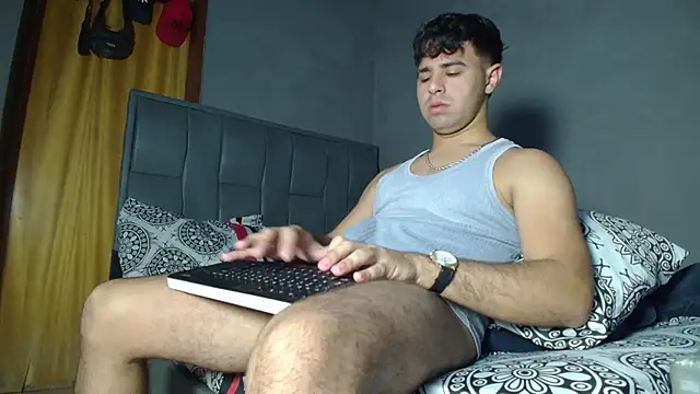 Snapshot of MAXIMILAINO-XXX chatting on 04-21-26, 02:15 MAXIMILAINO-XXX online show from 04-21-26, 02:15
