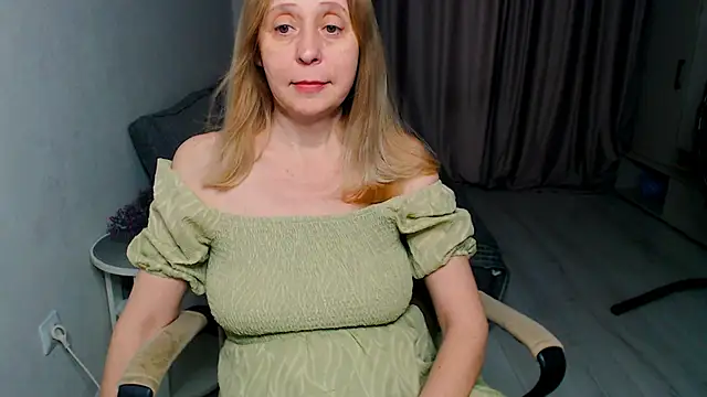 MiLenaMilf online show from 04-05-26, 04:09