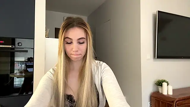 TeenLily online show from 03-15-26, 03:18