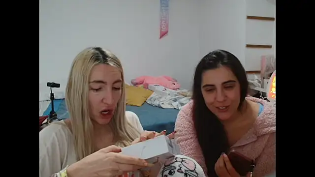 BarbieBlondieGirl online show from 01-09-26, 12:46