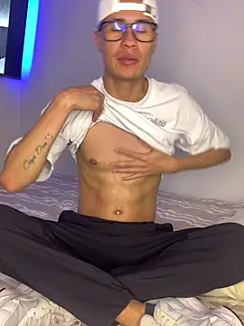 Snapshot of Latin_Paisa_Boy chatting on 01-10-26, 02:46 Latin Paisa Boy online show from 01-10-26, 02:46