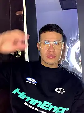 Snapshot of Latin_Paisa_Boy chatting on 01-11-26, 02:38 Latin Paisa Boy online show from 01-11-26, 02:38