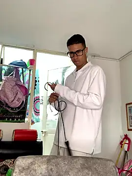 Snapshot of Latin_Paisa_Boy chatting on 01-12-26, 08:03 Latin Paisa Boy online show from 01-12-26, 08:03