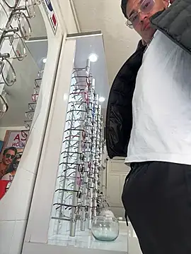 Latin Paisa Boy online show from 03-19-26, 05:39