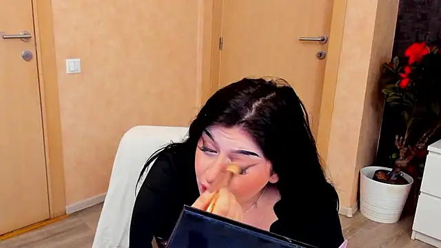 Snapshot of NayaNoirX chatting on 02-02-26, 07:23 NayaNoirX online show from 02-02-26, 07:23