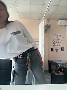 Snapshot of Chiipp69 chatting on 02-23-26, 05:05 Chiipp69 online show from 02-23-26, 05:05