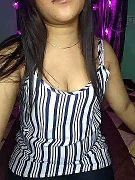 Snapshot of Saumyy chatting on 03-08-26, 04:11 Saumyy online show from 03-08-26, 04:11