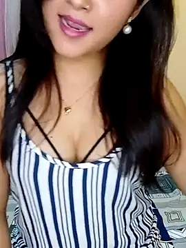 Snapshot of Saumyy chatting on 04-22-26, 06:42 Saumyy online show from 04-22-26, 06:42
