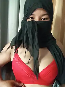 Snapshot of Leeza_123 chatting on 05-21-26, 04:41 Leeza 123 online show from 05-21-26, 04:41