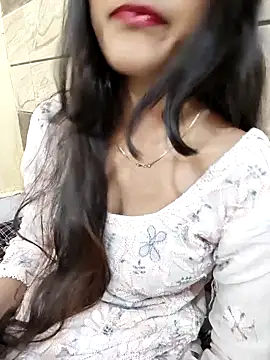 Yours-Zeenat online show from 04-13-26, 09:48