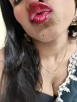 Yours-Zeenat online show from 04-14-26, 06:58