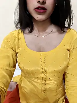 Yours-Zeenat online show from 04-16-26, 10:38