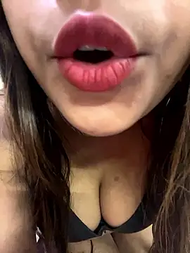 Snapshot of Luxuryalexa986 chatting on 01-10-26, 06:15 Luxuryalexa986 online show from 01-10-26, 06:15