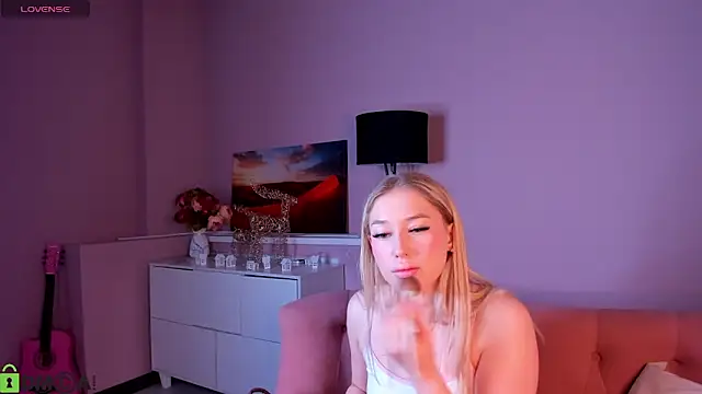 ChloeAlba online show from 04-26-26, 03:04