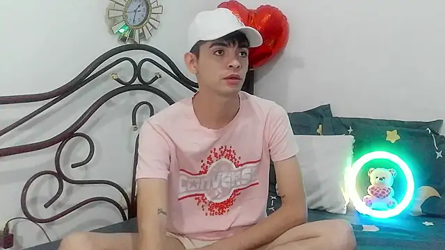 nico22love online show from 02-25-26, 12:09