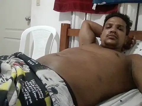 Snapshot of bigdick211292 chatting on 05-01-26, 01:48 bigdick211292 online show from 05-01-26, 01:48