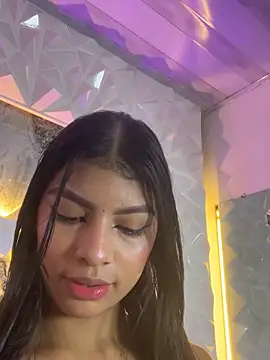 Sofia-love7 online show from 05-13-26, 10:38