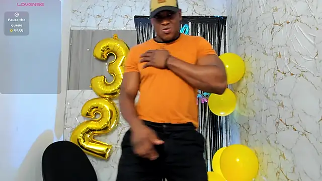 Snapshot of ArexBlack chatting on 06-16-26, 12:13 ArexBlack online show from 06-16-26, 12:13