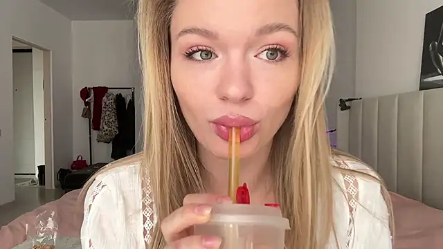 Missfit  online show from 01-11-26, 08:41