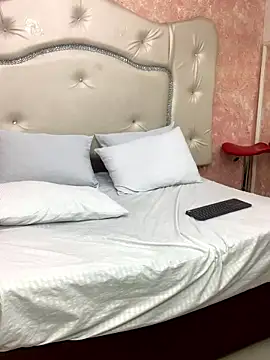 KarlyAndDavey online show from 01-12-26, 07:41