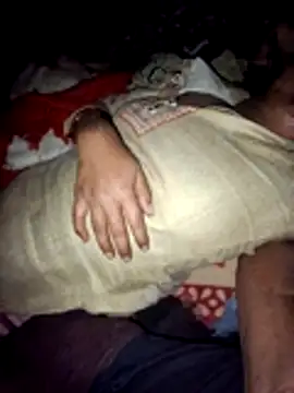 Snapshot of Couples9090 chatting on 03-01-26, 05:04 Couples9090 online show from 03-01-26, 05:04