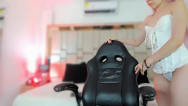 ElaRabbit online show from 02-19-26, 12:12