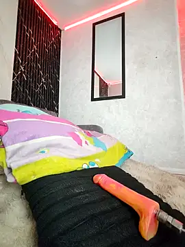 Isis Hot   online show from 03-29-26, 11:32