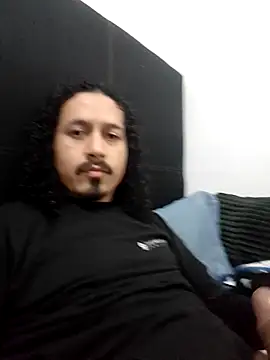 Snapshot of CarlosGM77 chatting on 04-20-26, 03:04 CarlosGM77 online show from 04-20-26, 03:04