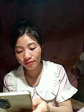Snapshot of Hiniyk2 chatting on 04-18-26, 01:59 Hiniyk2 online show from 04-18-26, 01:59
