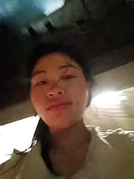 Snapshot of Hiniyk2 chatting on 04-18-26, 10:54 Hiniyk2 online show from 04-18-26, 10:54