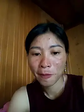 Snapshot of Hiniyk2 chatting on 06-14-26, 04:36 Hiniyk2 online show from 06-14-26, 04:36
