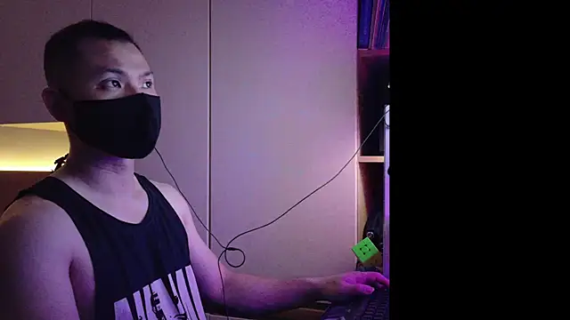 OnlyHand9x online show from 04-19-26, 03:44