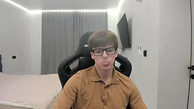 bonekoambalabu online show from 04-30-26, 04:13