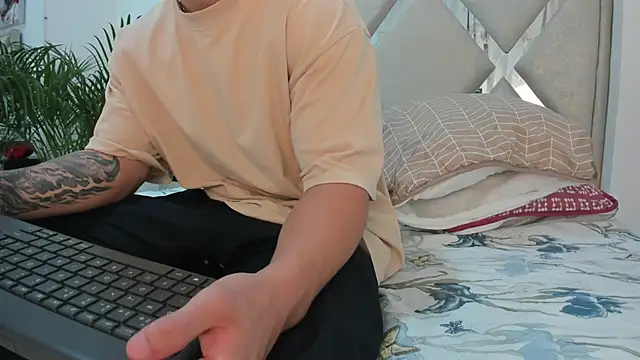 Liam saint online show from 03-03-26, 12:11