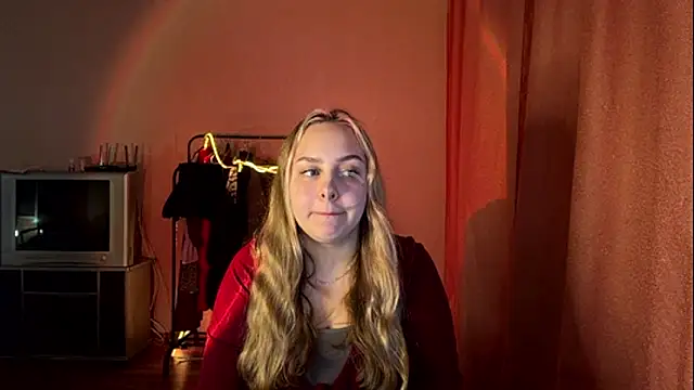 Snapshot of ZoraDearmon chatting on 03-03-26, 07:42 ZoraDearmon online show from 03-03-26, 07:42