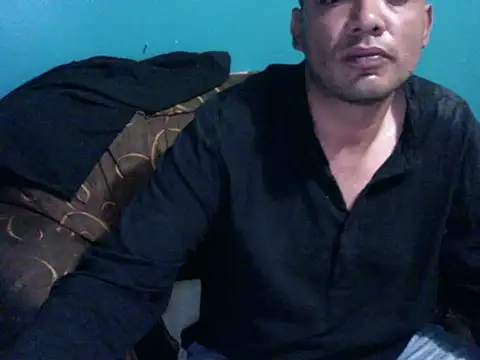 Snapshot of latinomoreno95 chatting on 05-15-26, 10:50 latinomoreno95 online show from 05-15-26, 10:50