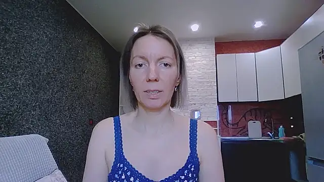 Amanda Luxe online show from 02-16-26, 03:13