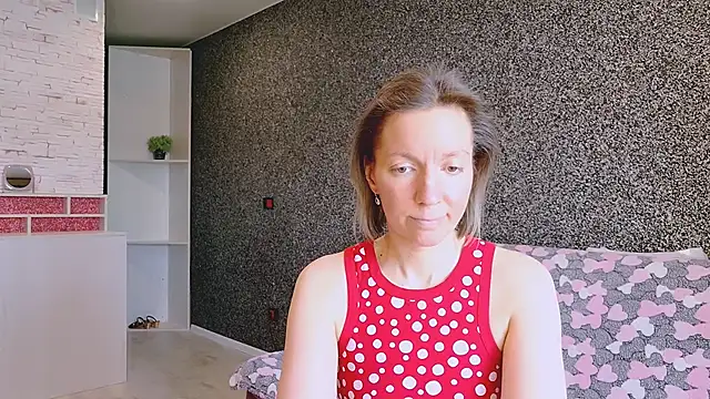 Amanda Luxe online show from 03-21-26, 08:19