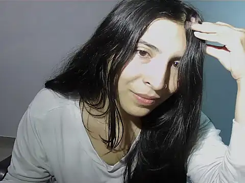 Snapshot of Emily_Gree chatting on 04-08-26, 12:54 Emily Gree online show from 04-08-26, 12:54