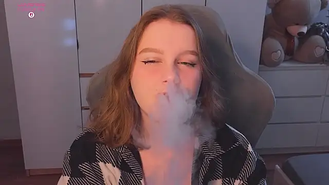 Snapshot of Ol1via chatting on 02-08-26, 01:42 Ol1via online show from 02-08-26, 01:42